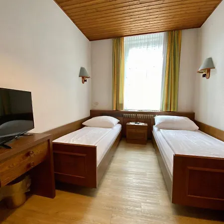 Poechhacker Inn *