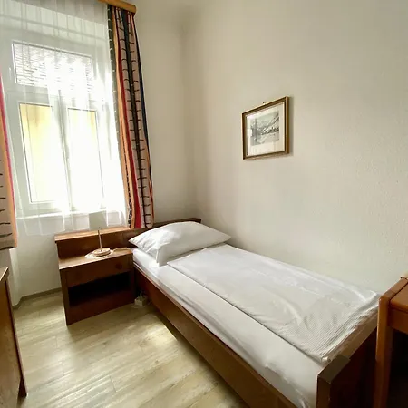 Han/Misafirhane Poechhacker Gresten