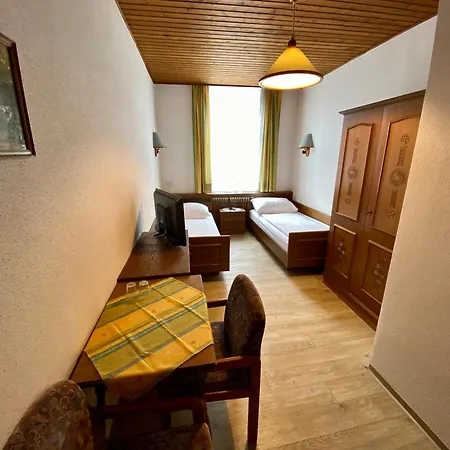 Han/Misafirhane Poechhacker *